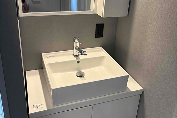 ʏ{H